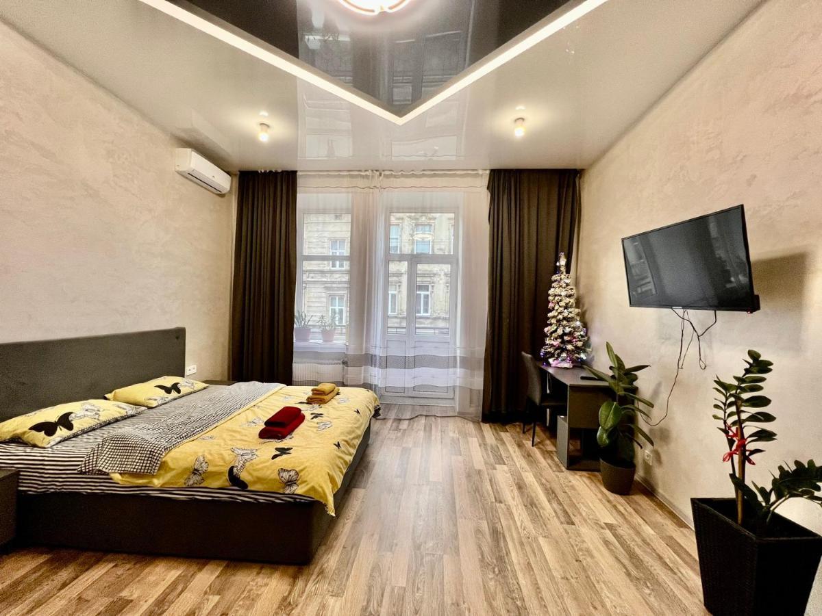 Kulisha 2Bedroom Apartment Near Opera House With Balcony Lviv Exterior photo